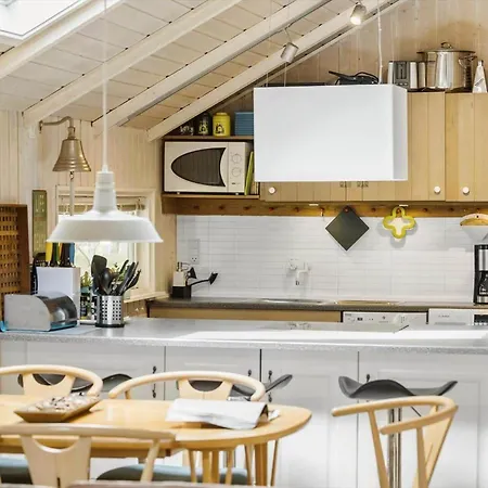 1480-aakirkeby-fyrreskoven-1