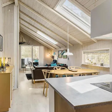 Ferienhaus 1480-aakirkeby-fyrreskoven-1 *