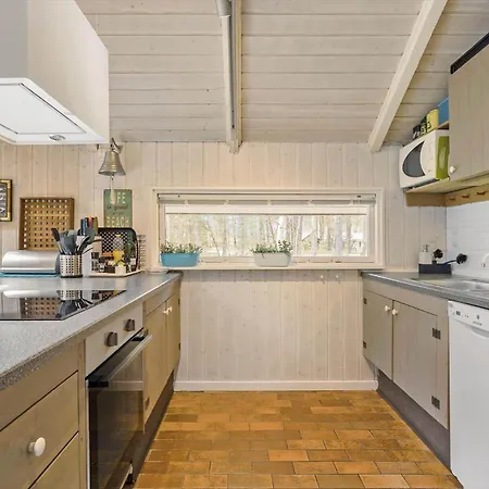 1480-aakirkeby-fyrreskoven-1