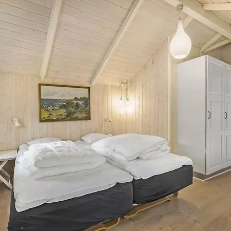 1480-aakirkeby-fyrreskoven-1 Ferienhaus *