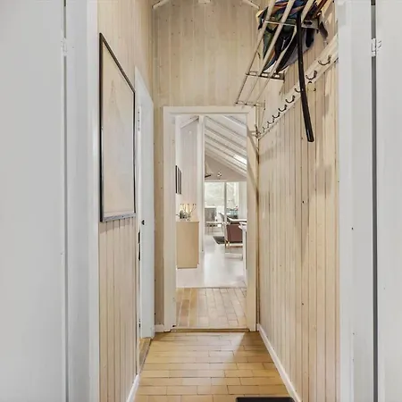 1480-aakirkeby-fyrreskoven-1 Ferienhaus *