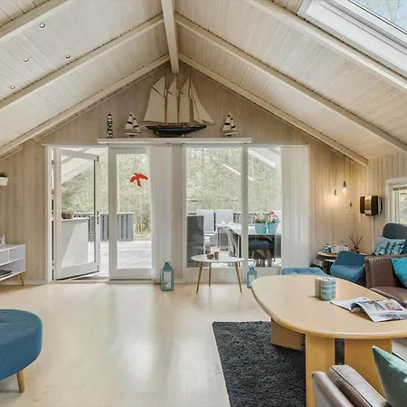 1480-aakirkeby-fyrreskoven-1 * Vester Somarken
