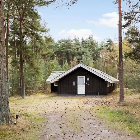1480-aakirkeby-fyrreskoven-1